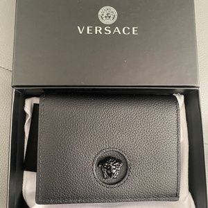 NEW LA MEDUSA BIFOLD WALLET